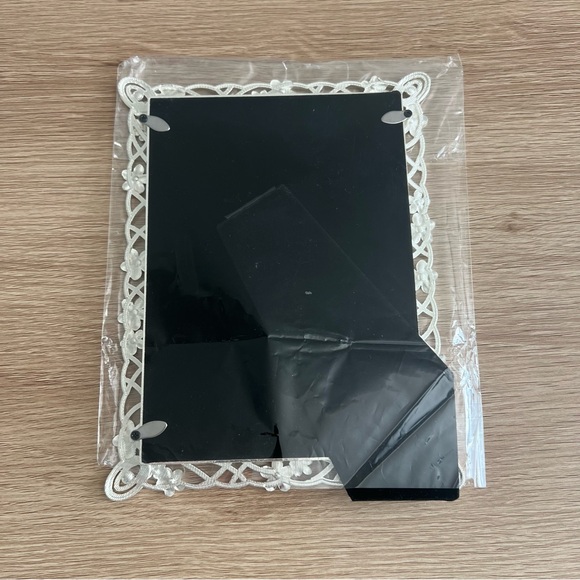 Floral Photo Frame - Picture 2 of 2